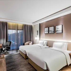 تحقق من التوفر