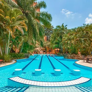 https://kampala-serena-hotel.about-kampalahotels.com